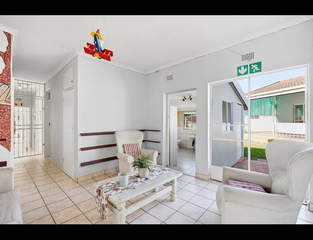 4 BEDROOM HOUSE FOR SALE IN LONEHILL